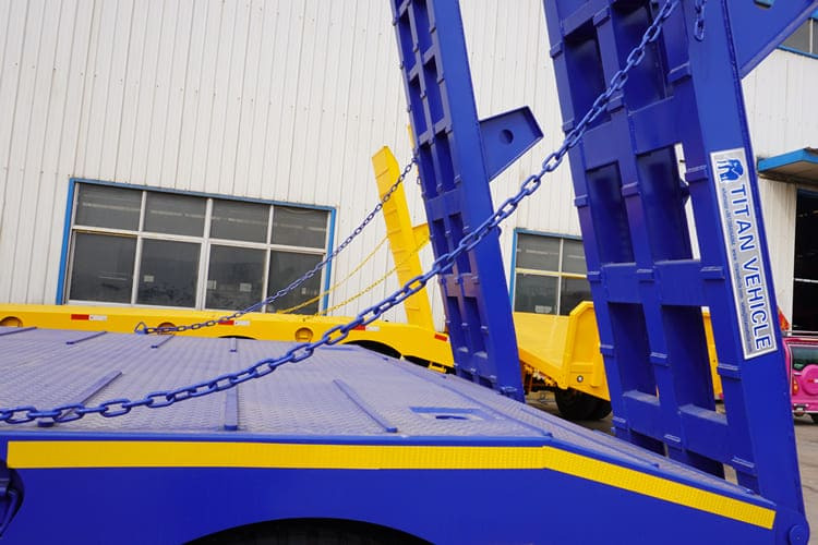 TITAN Tri Axle Low Loader Trailer for Sale in Mali - عربة منخفضة مسطحة نصف مقطورة: صورة 5 TITAN Tri Axle Low Loader Trailer for Sale in Mali - عربة منخفضة مسطحة نصف مقطورة: صورة 5