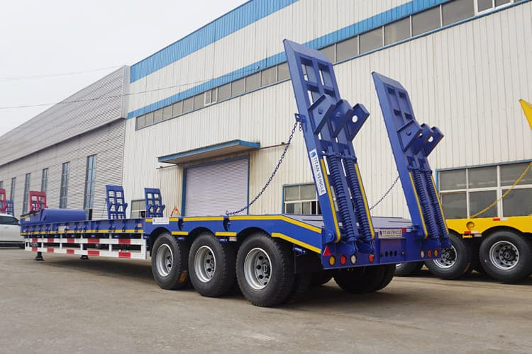 TITAN Tri Axle Low Loader Trailer for Sale in Mali - عربة منخفضة مسطحة نصف مقطورة: صورة 2 TITAN Tri Axle Low Loader Trailer for Sale in Mali - عربة منخفضة مسطحة نصف مقطورة: صورة 2