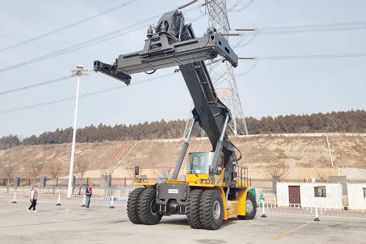XCMG Container Reach Stacker for Sale in Ghana - مناولة الحاوية: صورة 3 XCMG Container Reach Stacker for Sale in Ghana - مناولة الحاوية: صورة 3