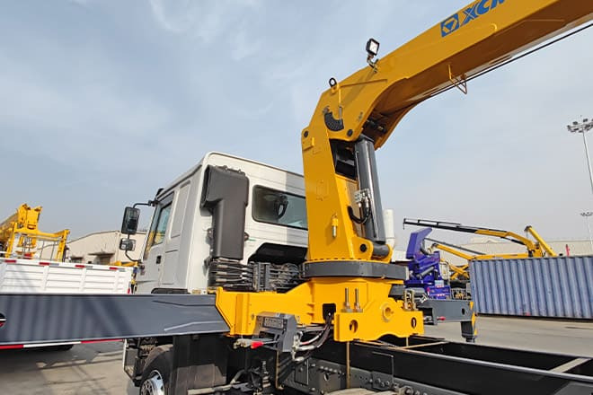 XCMG Lorry Mounted Crane for Sale in Brazil - شاحنة كرين: صورة 4 XCMG Lorry Mounted Crane for Sale in Brazil - شاحنة كرين: صورة 4