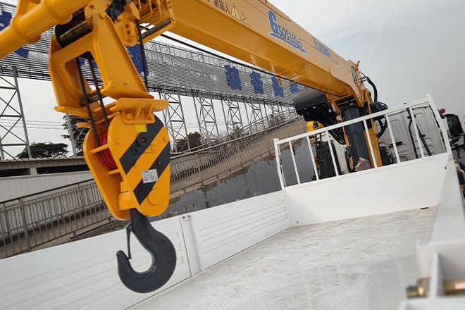 XCMG Truck Mounted Crane for Sale in Algeria - شاحنة كرين: صورة 4 XCMG Truck Mounted Crane for Sale in Algeria - شاحنة كرين: صورة 4