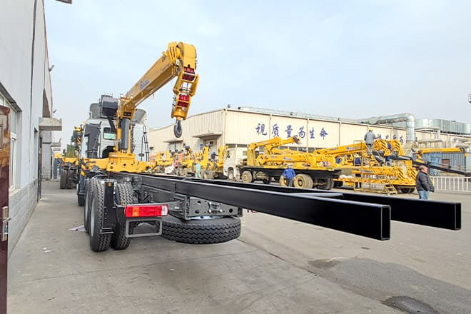 XCMG Truck Mounted Crane with Hydraulic Boom Capacity for Sale in Kenya - شاحنة كرين: صورة 4 XCMG Truck Mounted Crane with Hydraulic Boom Capacity for Sale in Kenya - شاحنة كرين: صورة 4