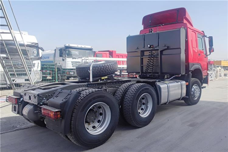 Sinotruk Howo 380hp 6x4 truck tractor for sale in Congo - وحدة جر: صورة 2 Sinotruk Howo 380hp 6x4 truck tractor for sale in Congo - وحدة جر: صورة 2