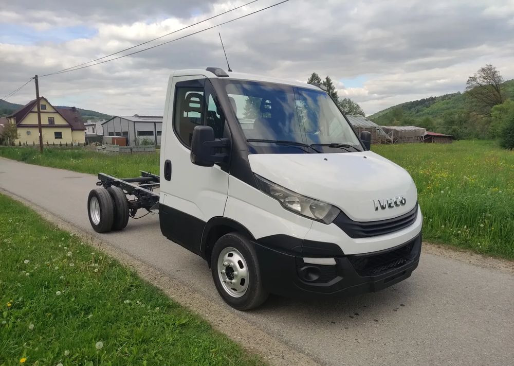Iveco DAILY 35c14 2.3 hpi rama do zabudowy, - شاحنة هيكل كابينة: صورة 1 Iveco DAILY 35c14 2.3 hpi rama do zabudowy, - شاحنة هيكل كابينة: صورة 1