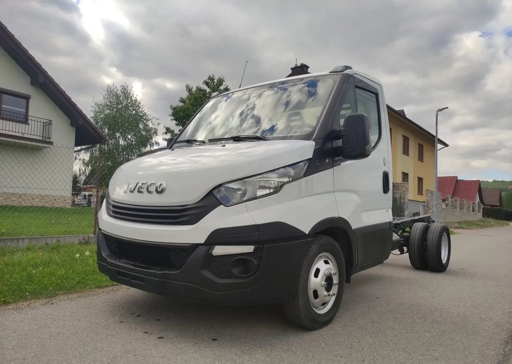 Iveco DAILY 35c14 2.3 hpi rama do zabudowy, - شاحنة هيكل كابينة: صورة 2 Iveco DAILY 35c14 2.3 hpi rama do zabudowy, - شاحنة هيكل كابينة: صورة 2