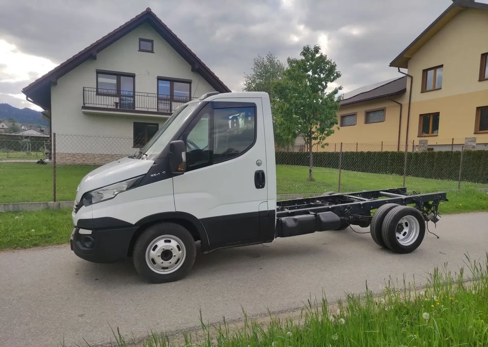 Iveco DAILY 35c14 2.3 hpi rama do zabudowy, - شاحنة هيكل كابينة: صورة 5 Iveco DAILY 35c14 2.3 hpi rama do zabudowy, - شاحنة هيكل كابينة: صورة 5