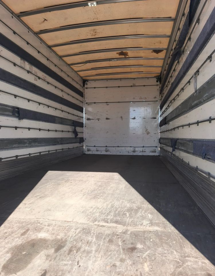 Iveco DAILY 70C18 KONTENER 5,5M obsługa silnika nowy rozrząd Iveco DAILY 70C18 KONTENER 5,5M obsługa silnika nowy rozrząd: صورة 9 Iveco DAILY 70C18 KONTENER 5,5M obsługa silnika nowy rozrząd Iveco DAILY 70C18 KONTENER 5,5M obsługa silnika nowy rozrząd: صورة 9