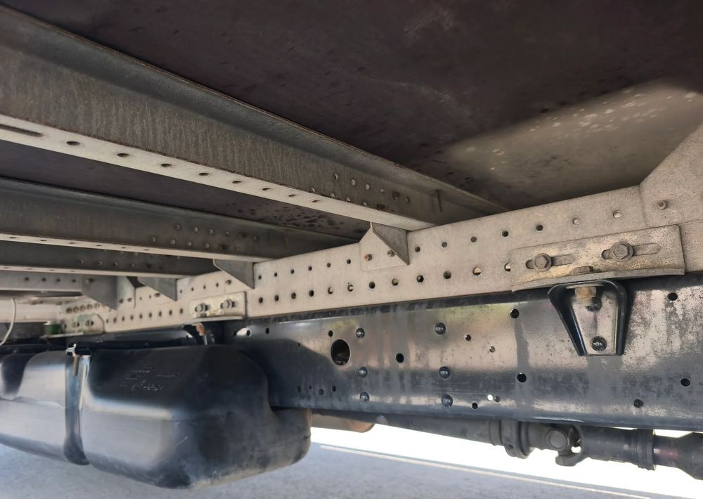 Iveco DAILY 70C18 KONTENER 5,5M obsługa silnika nowy rozrząd Iveco DAILY 70C18 KONTENER 5,5M obsługa silnika nowy rozrząd: صورة 11 Iveco DAILY 70C18 KONTENER 5,5M obsługa silnika nowy rozrząd Iveco DAILY 70C18 KONTENER 5,5M obsługa silnika nowy rozrząd: صورة 11