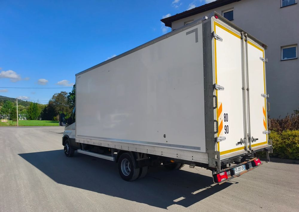 Iveco DAILY 70C18 rama do zabudowy 5,4M obsługa silnika nowy rozrząd - شاحنة هيكل كابينة: صورة 5 Iveco DAILY 70C18 rama do zabudowy 5,4M obsługa silnika nowy rozrząd - شاحنة هيكل كابينة: صورة 5