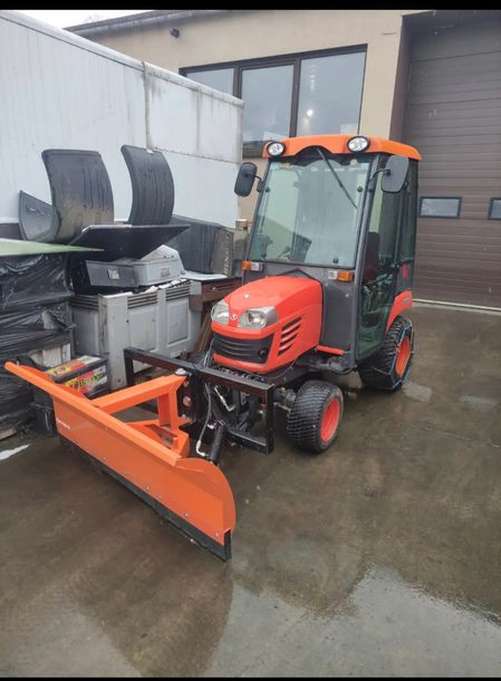 Kubota BX350 4x4 Traktorek komunalny kosiarka pług piaskarka pełen osprzęt - جرار البلدية: صورة 5 Kubota BX350 4x4 Traktorek komunalny kosiarka pług piaskarka pełen osprzęt - جرار البلدية: صورة 5