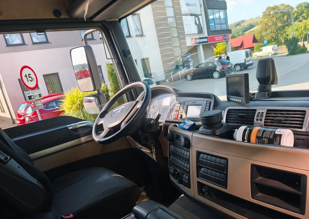 MAN TGL 12.250 kontener 6,2 , winda - شاحنة مقفلة: صورة 4 MAN TGL 12.250 kontener 6,2 , winda - شاحنة مقفلة: صورة 4