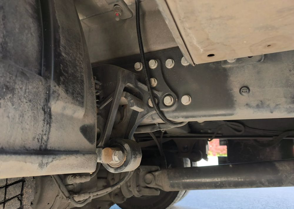 Renault GAMA D 12.210 chłodnia izoterma 14 palet poduszka - شاحنة الفريزر: صورة 4 Renault GAMA D 12.210 chłodnia izoterma 14 palet poduszka - شاحنة الفريزر: صورة 4