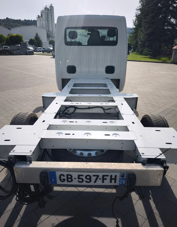 Renault MASTER 2,3 rama do zabudowy po obsłudze gotowy do jazdy - شاحنة هيكل كابينة: صورة 5 Renault MASTER 2,3 rama do zabudowy po obsłudze gotowy do jazdy - شاحنة هيكل كابينة: صورة 5