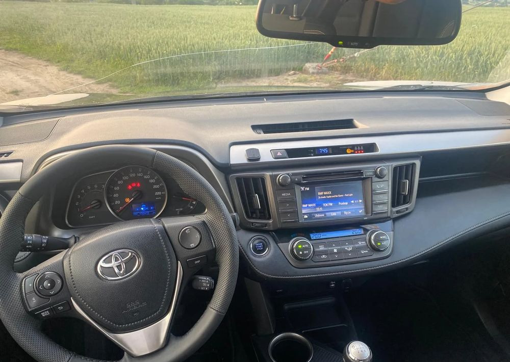 Toyota RAV4 2.0 D-4D 4x4 - سيارة دفع رباعي: صورة 3 Toyota RAV4 2.0 D-4D 4x4 - سيارة دفع رباعي: صورة 3