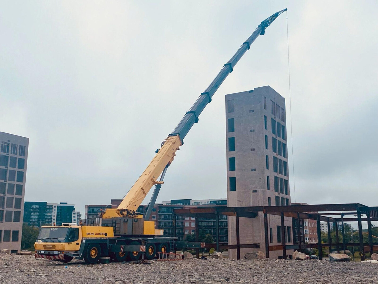 Grove Grove GMK 5200 - رافعة لجميع التضاريس: صورة 1 Grove Grove GMK 5200 - رافعة لجميع التضاريس: صورة 1