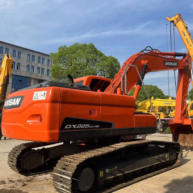 2023 Doosan DH225-9 - حفار زحاف: صورة 1 2023 Doosan DH225-9 - حفار زحاف: صورة 1