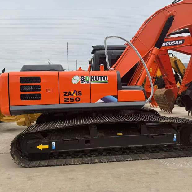 2023 Hitachi ZX250 - حفار زحاف: صورة 1 2023 Hitachi ZX250 - حفار زحاف: صورة 1
