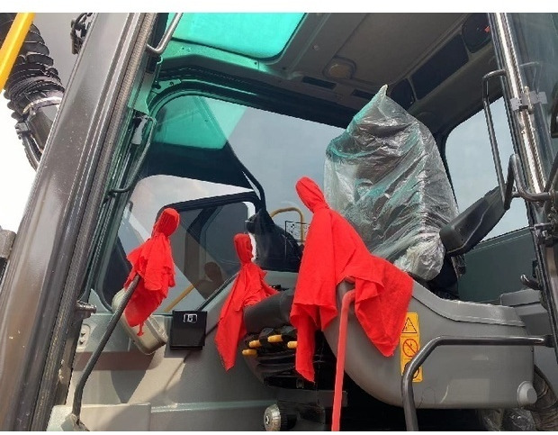 حفار زحاف 2023 Volvo EC210D: صورة 6