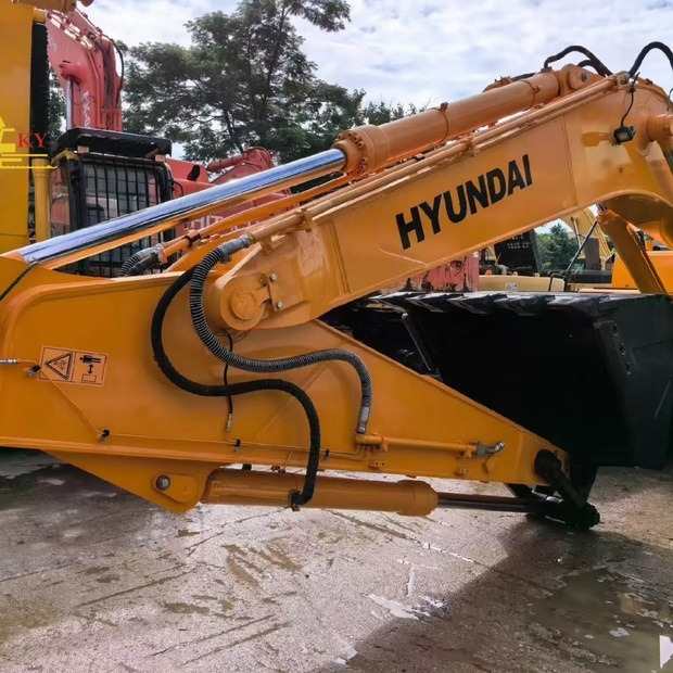 حفار زحاف 2024 Hyundai R330: صورة 10
