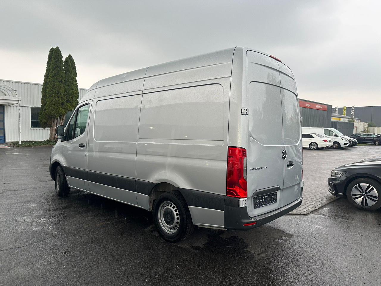 Mercedes Benz Sprinter - فان: صورة 3 Mercedes Benz Sprinter - فان: صورة 3