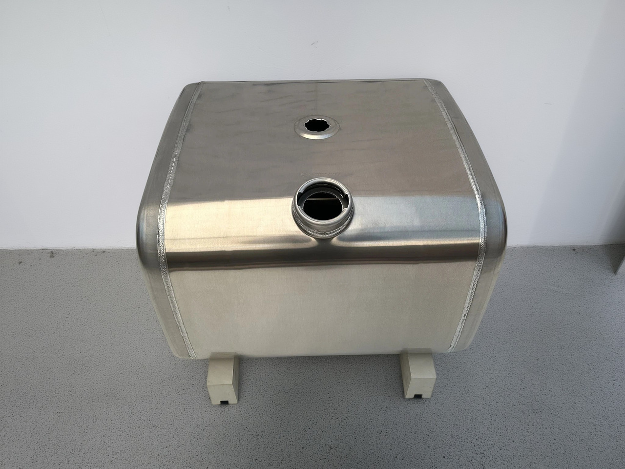 IVECO - خزان الوقود: صورة 1 IVECO - خزان الوقود: صورة 1