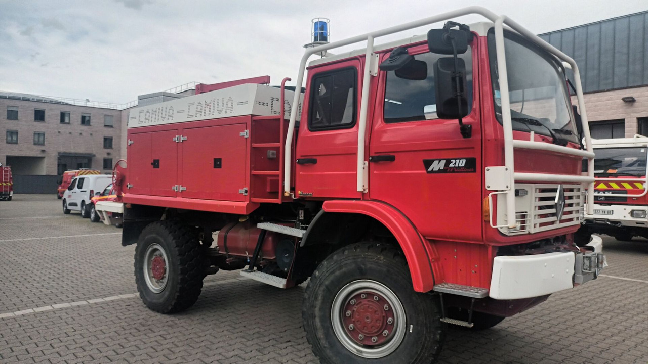 A vendre RENAULT M210 camion pompier feux de forêt - سيارة إطفاء: صورة 3 A vendre RENAULT M210 camion pompier feux de forêt - سيارة إطفاء: صورة 3