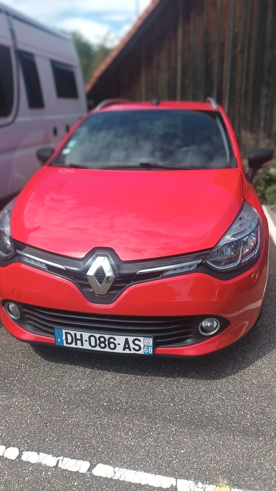 A vendre Renault CLIO ESTATE année 2014. - سيارة: صورة 1 A vendre Renault CLIO ESTATE année 2014. - سيارة: صورة 1
