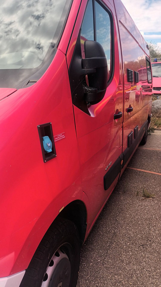 A vendre en l'état RENAULT MASTER 2015. - سيارة اسعاف: صورة 3 A vendre en l'état RENAULT MASTER 2015. - سيارة اسعاف: صورة 3