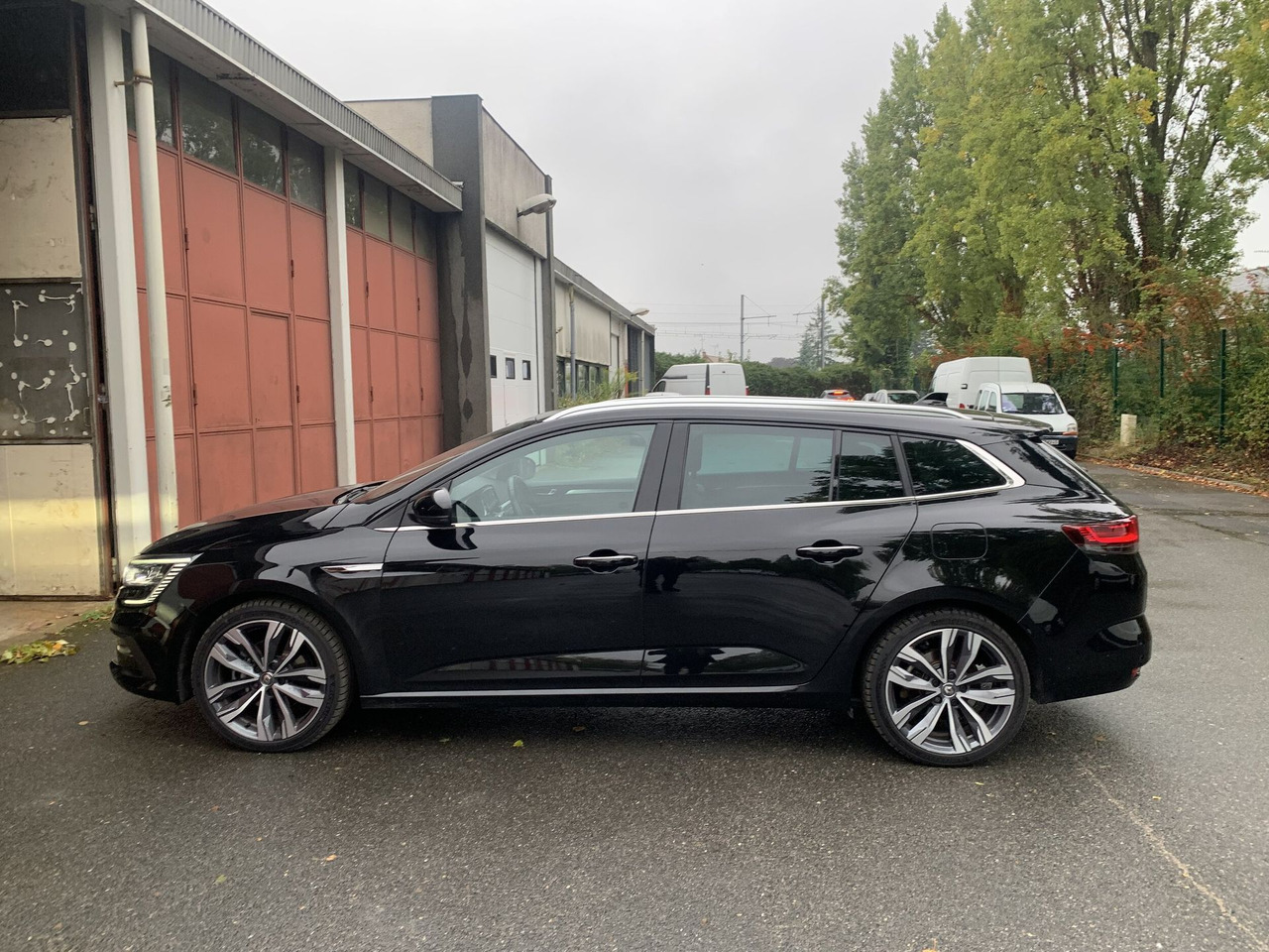 Mégane break 160 ch E-TECH PLUG-IN HYBRID finition ITENS - سيارة: صورة 5 Mégane break 160 ch E-TECH PLUG-IN HYBRID finition ITENS - سيارة: صورة 5