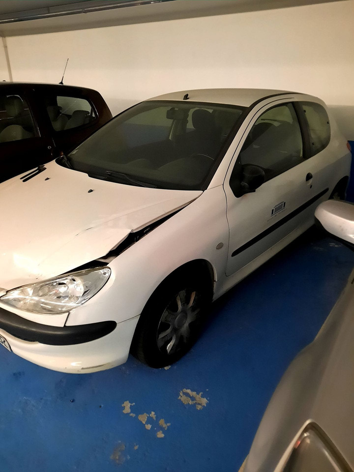 PEUGEOT 206 - 1ER MAIN - ANNEE 2004 KM61907 CHOC AVANT PLUS DE BATTERIE - سيارة: صورة 1 PEUGEOT 206 - 1ER MAIN - ANNEE 2004 KM61907 CHOC AVANT PLUS DE BATTERIE - سيارة: صورة 1