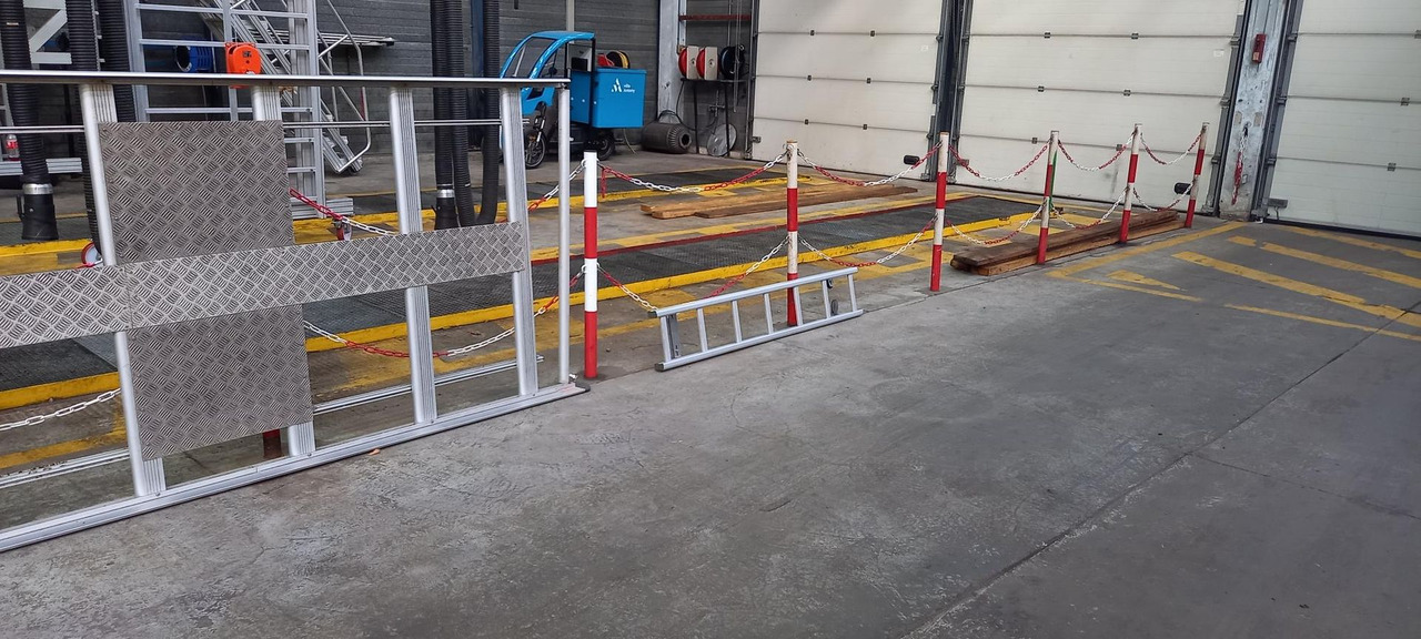 Galerie de toit + échelle de Master renault L3H3 de 2013 (ve - معدات البناء: صورة 1 Galerie de toit + échelle de Master renault L3H3 de 2013 (ve - معدات البناء: صورة 1