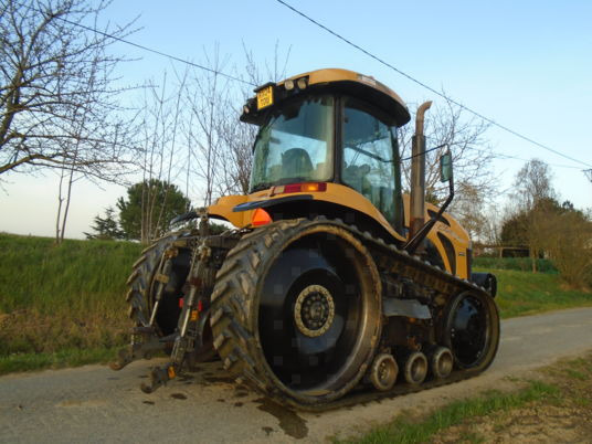 Challenger MT765B - جرَّار مجنزر: صورة 5 Challenger MT765B - جرَّار مجنزر: صورة 5