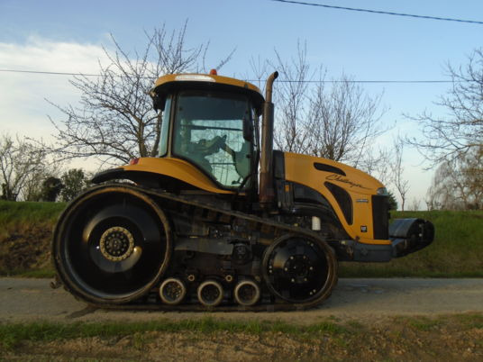 Challenger MT765B - جرَّار مجنزر: صورة 4 Challenger MT765B - جرَّار مجنزر: صورة 4