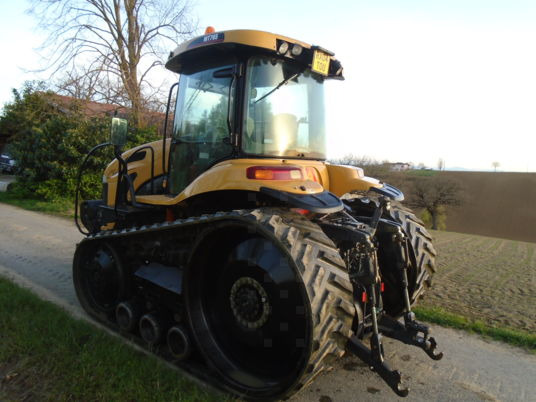 Challenger MT765B - جرَّار مجنزر: صورة 2 Challenger MT765B - جرَّار مجنزر: صورة 2
