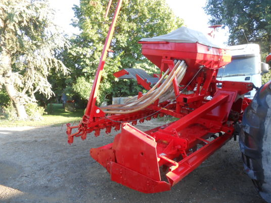 Kverneland DAS + Kverneland herse rotative - آلة البذار متعددة الوظائف: صورة 3 Kverneland DAS + Kverneland herse rotative - آلة البذار متعددة الوظائف: صورة 3