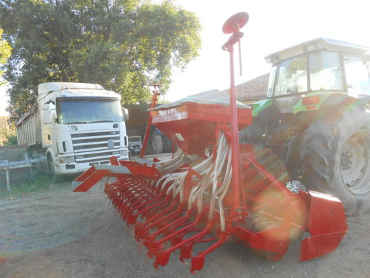 آلة البذار متعددة الوظائف Kverneland DAS + Kverneland herse rotative: صورة 6 آلة البذار متعددة الوظائف Kverneland DAS + Kverneland herse rotative: صورة 6