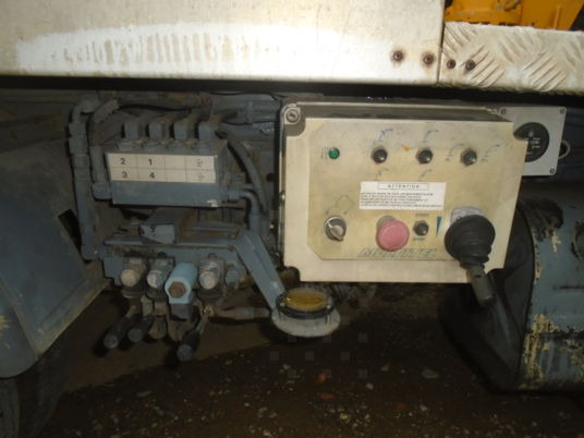 Mazda bongo - منصة تلسكوبية محمولة على شاحنة: صورة 5 Mazda bongo - منصة تلسكوبية محمولة على شاحنة: صورة 5