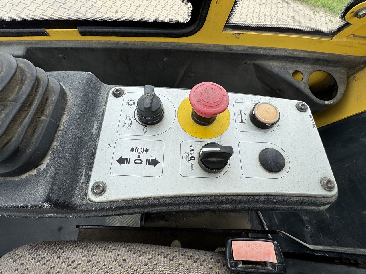 Bomag BW 213 D-4 - آليات: صورة 3 Bomag BW 213 D-4 - آليات: صورة 3