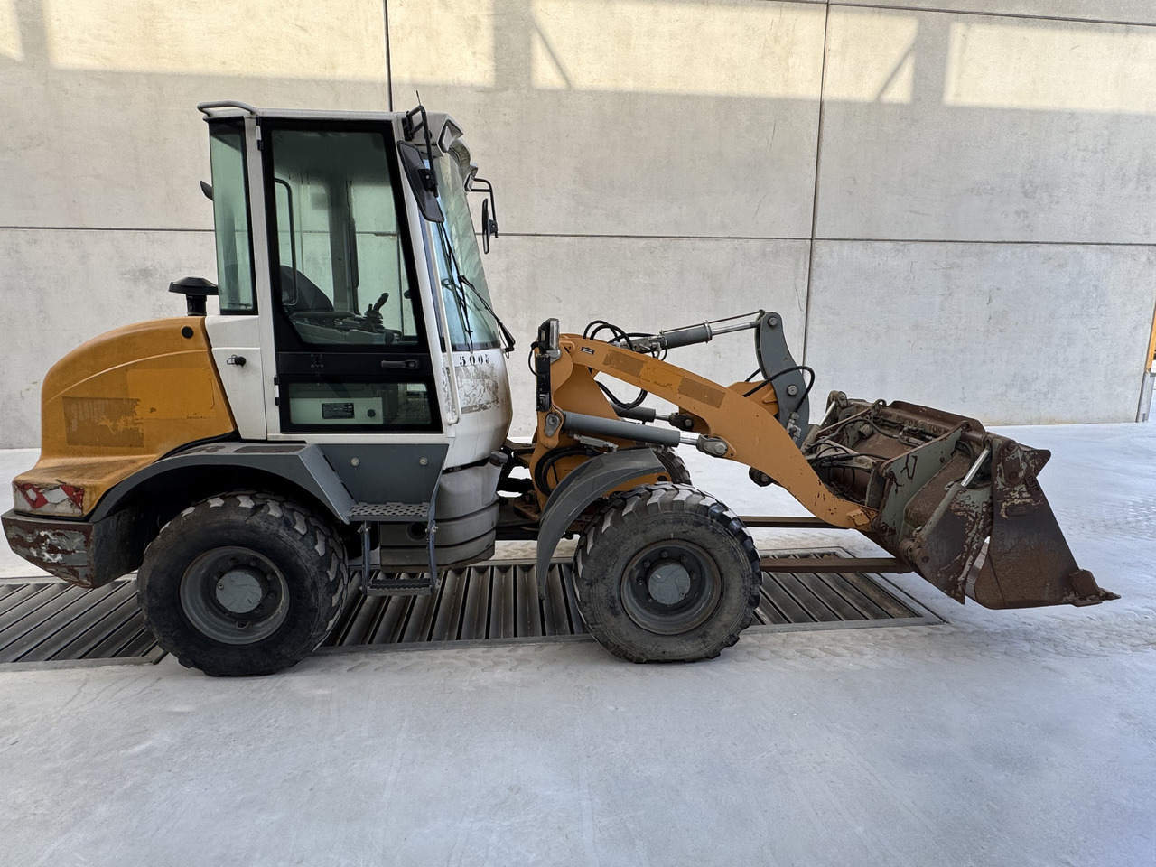 LIEBHERR L 506 - حفارة دولاب: صورة 1 LIEBHERR L 506 - حفارة دولاب: صورة 1