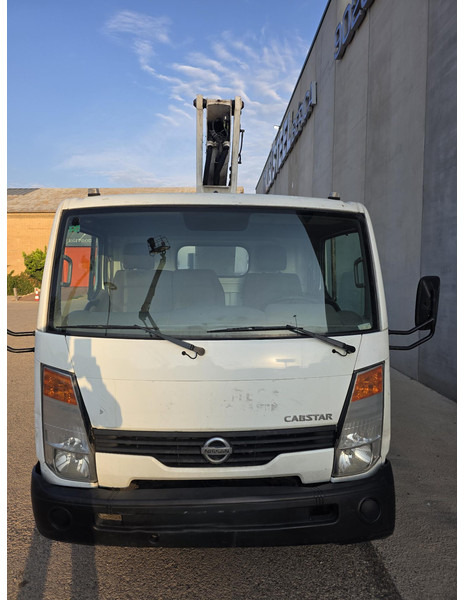 Usado BIZZOCCHI AUTEL 162 HP Sobre NISSAN CABSTAR - معدات الوصول: صورة 2 Usado BIZZOCCHI AUTEL 162 HP Sobre NISSAN CABSTAR - معدات الوصول: صورة 2