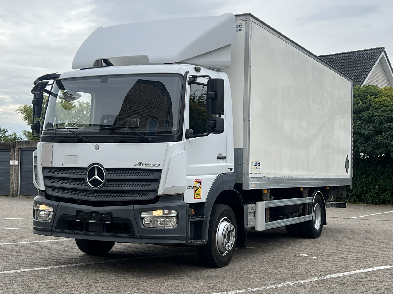 MERCEDES-BENZ Atego 1218 L Classic-Vermietung möglich-ADR-LBW - شاحنة مقفلة: صورة 1 MERCEDES-BENZ Atego 1218 L Classic-Vermietung möglich-ADR-LBW - شاحنة مقفلة: صورة 1