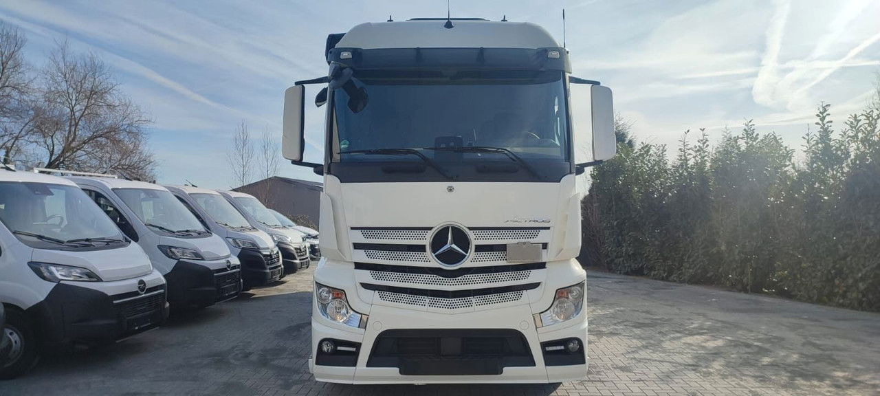 Mercedes-Benz Actros 1843 1843-Vermietung - LBW Voll-Luft-gefedert - شاحنة مقفلة: صورة 2 Mercedes-Benz Actros 1843 1843-Vermietung - LBW Voll-Luft-gefedert - شاحنة مقفلة: صورة 2