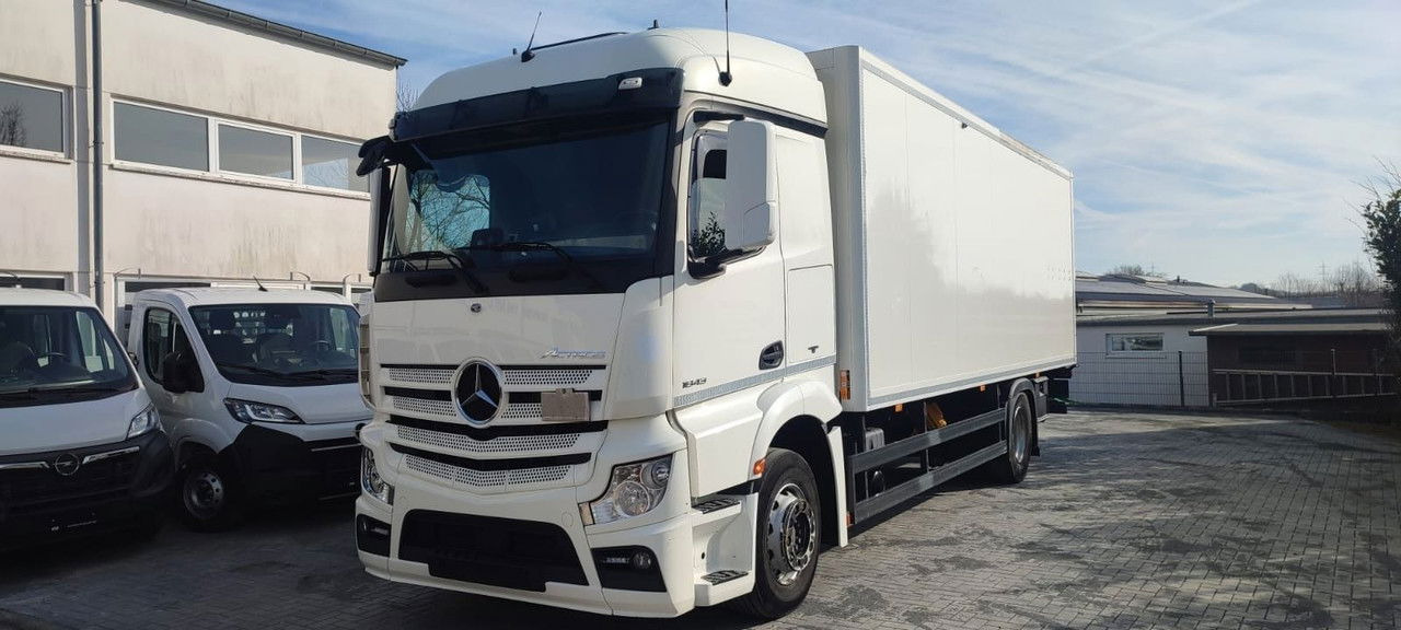 Mercedes-Benz Actros 1843 1843-Vermietung - LBW Voll-Luft-gefedert - شاحنة مقفلة: صورة 1 Mercedes-Benz Actros 1843 1843-Vermietung - LBW Voll-Luft-gefedert - شاحنة مقفلة: صورة 1