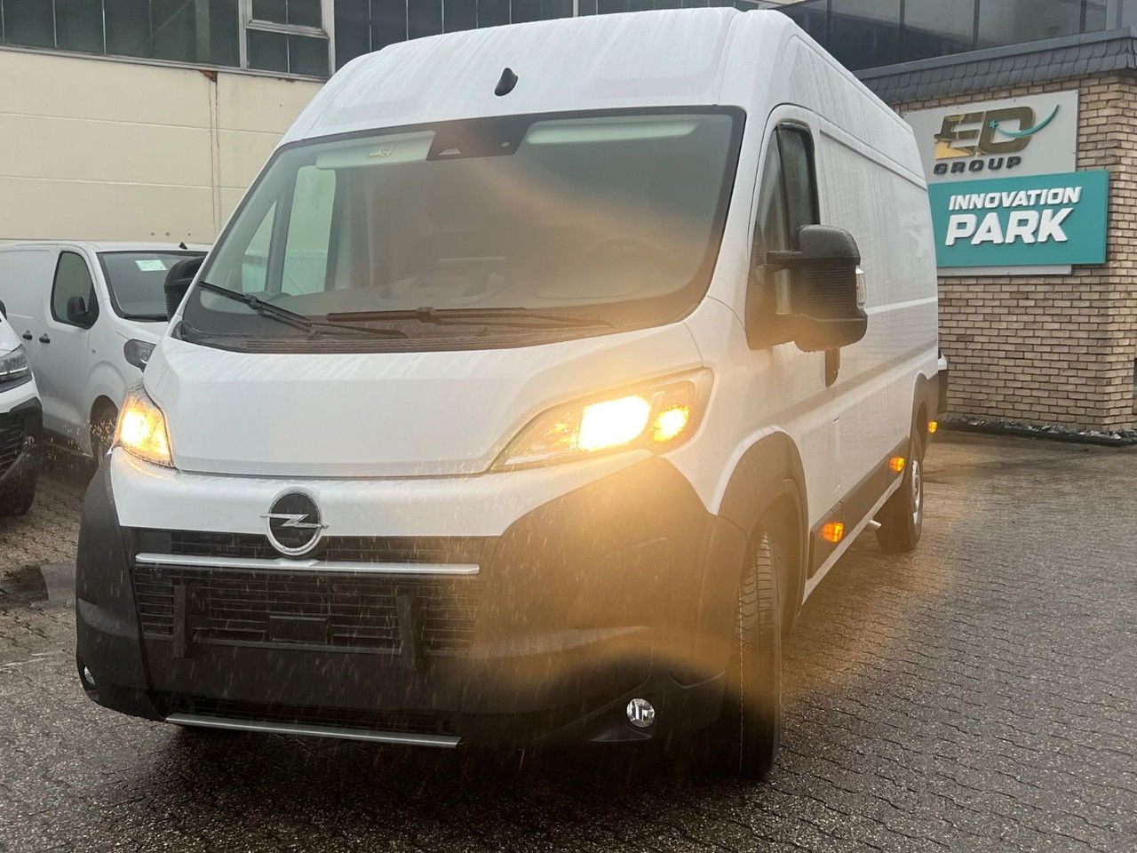 Opel Kasten 3,5 L4 H2 PS 180 Automatik+AHK Kasten 3,5 L4 H2 PS 180 Automatik+AHK - فان: صورة 3 Opel Kasten 3,5 L4 H2 PS 180 Automatik+AHK Kasten 3,5 L4 H2 PS 180 Automatik+AHK - فان: صورة 3