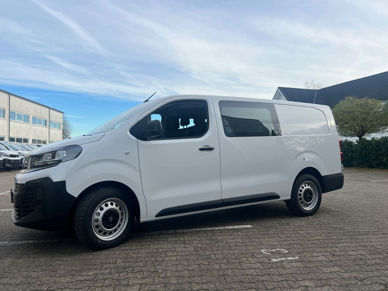 Opel Vivaro Flex L3 6 Sitze Allwetter AHK Rückfahrka - فان المدمجة: صورة 3 Opel Vivaro Flex L3 6 Sitze Allwetter AHK Rückfahrka - فان المدمجة: صورة 3