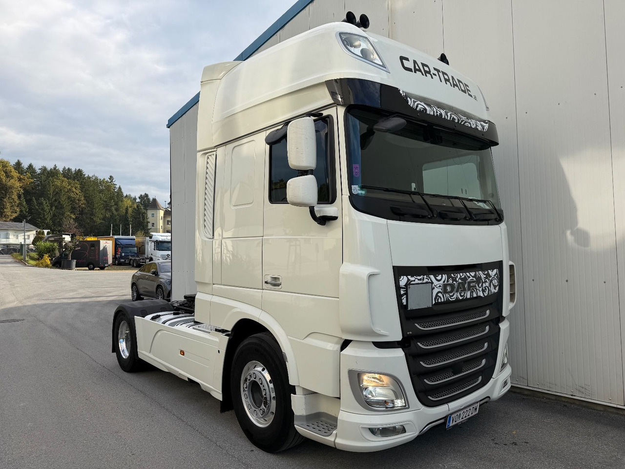 DAF XF 530 Vollausstattung Vollluft 2l-Hydraulik - وحدة جر: صورة 2 DAF XF 530 Vollausstattung Vollluft 2l-Hydraulik - وحدة جر: صورة 2