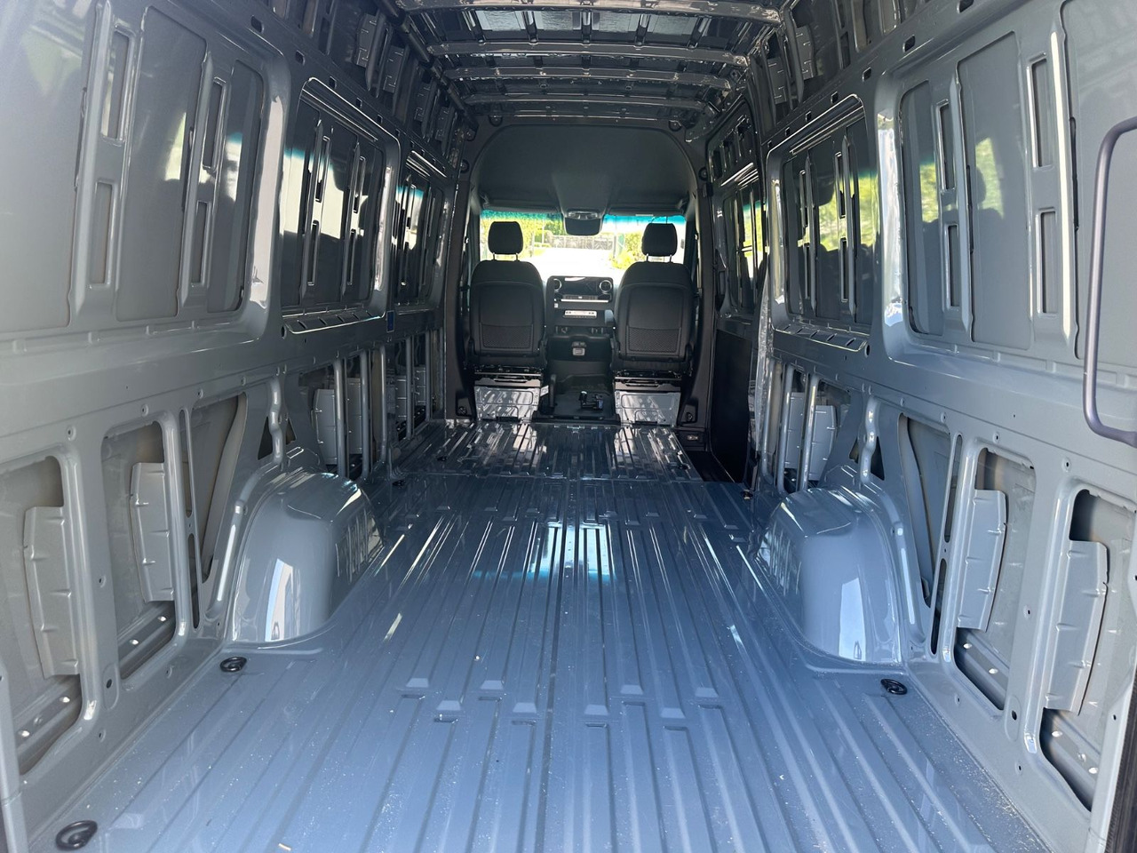 Mercedes-Benz Sprinter 317 cdi - كرفان فان: صورة 5 Mercedes-Benz Sprinter 317 cdi - كرفان فان: صورة 5