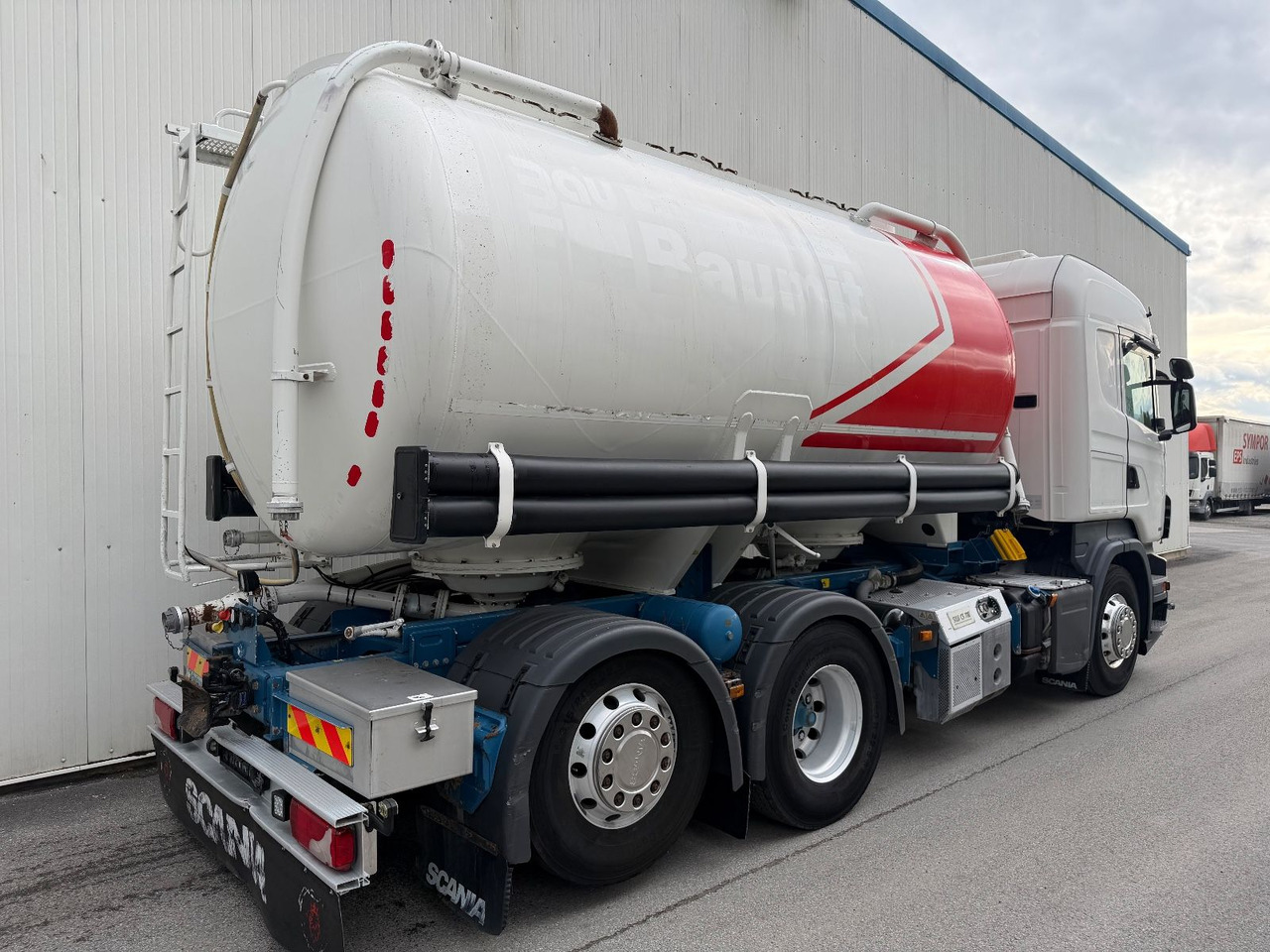 Scania R 480 Opticruise Highline Retarder PTO Standklim - شاحنة الشفط: صورة 4 Scania R 480 Opticruise Highline Retarder PTO Standklim - شاحنة الشفط: صورة 4