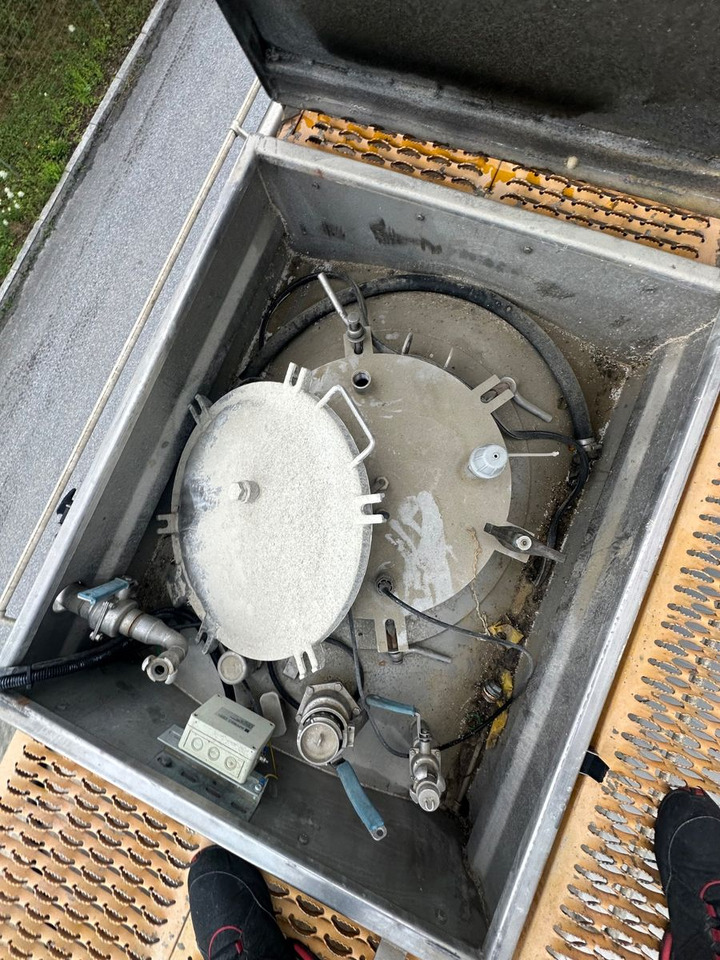 Schwarzmüller Chemi L4BH 42050L Lift BPW - نصف مقطورة صهريج: صورة 5 Schwarzmüller Chemi L4BH 42050L Lift BPW - نصف مقطورة صهريج: صورة 5