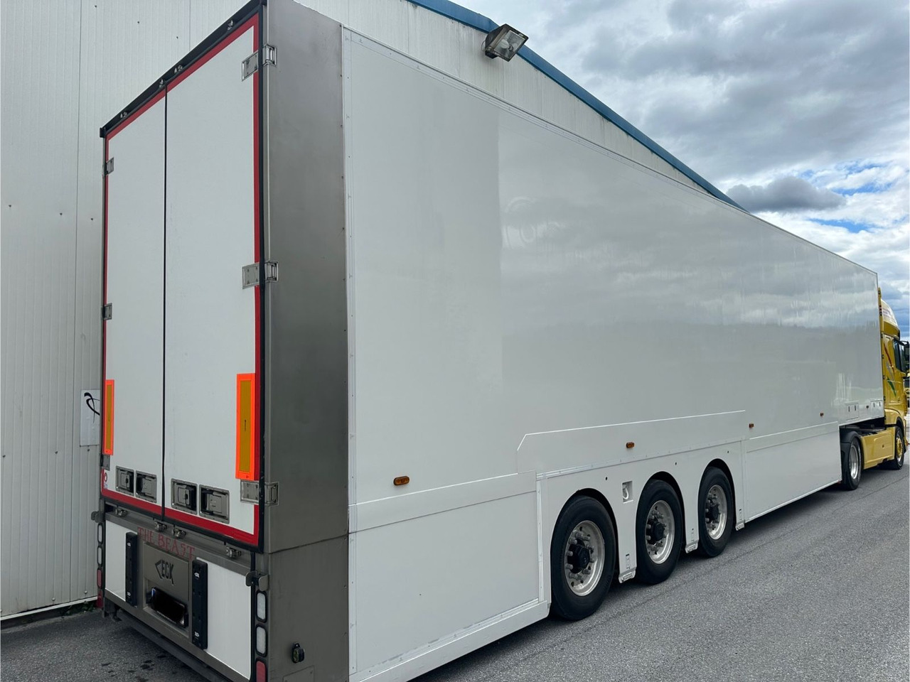 Van Eck Dubbeldeck T3Z Carrier Multi/Temp - نصف مقطورة صندوق مغلق: صورة 3 Van Eck Dubbeldeck T3Z Carrier Multi/Temp - نصف مقطورة صندوق مغلق: صورة 3
